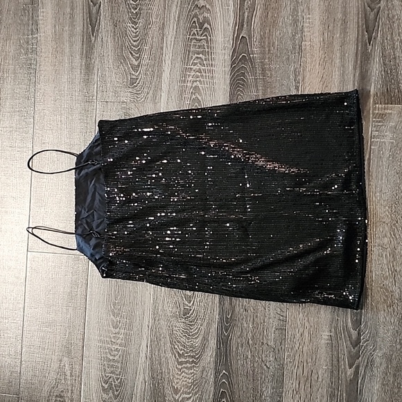 ⛅️ Banana Republic sequin Shift Dress ⛅️ - Picture 4 of 4
